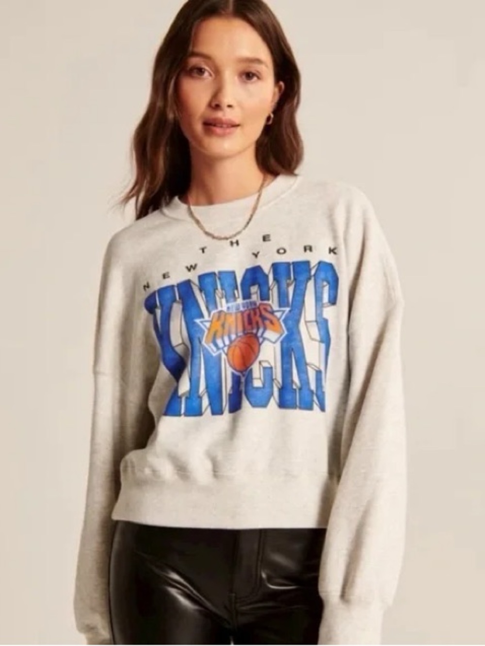 Abercrombie & Fitch Soft A&F Essentials Crewneck NEW YORK KNICKS